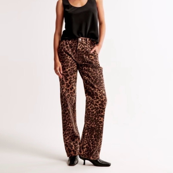 Abercrombie & Fitch Pants - NWT Abercrombie Mid Rise slouchy Jeans Leopard Print